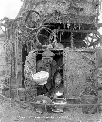 'Bringing out the souviners'. William Hourston photographic archive; Copyright Stromness Museum.